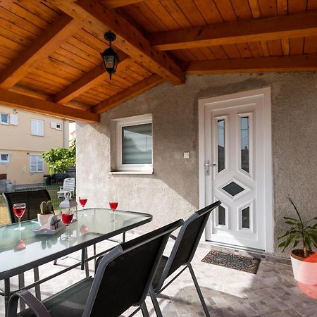 Holiday Apartment Near The Beach Fažana エクステリア 写真