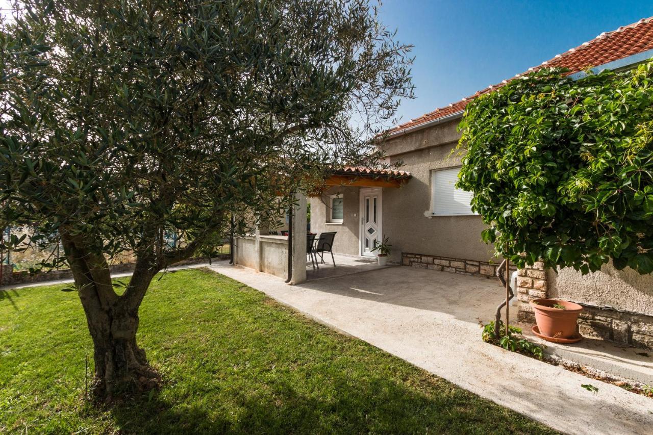 Holiday Apartment Near The Beach Fažana エクステリア 写真