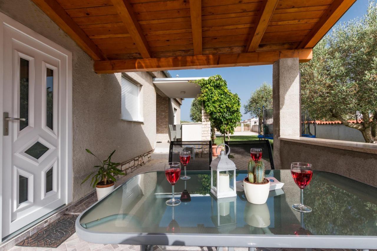 Holiday Apartment Near The Beach Fažana エクステリア 写真