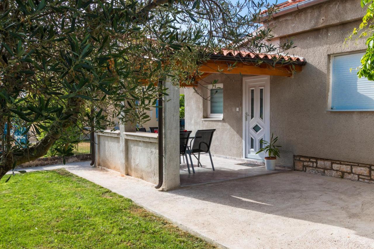 Holiday Apartment Near The Beach Fažana エクステリア 写真